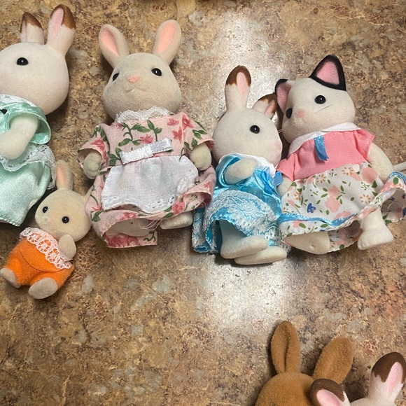 - Bundle of  128 Calico critters item - Picture 11 of 16